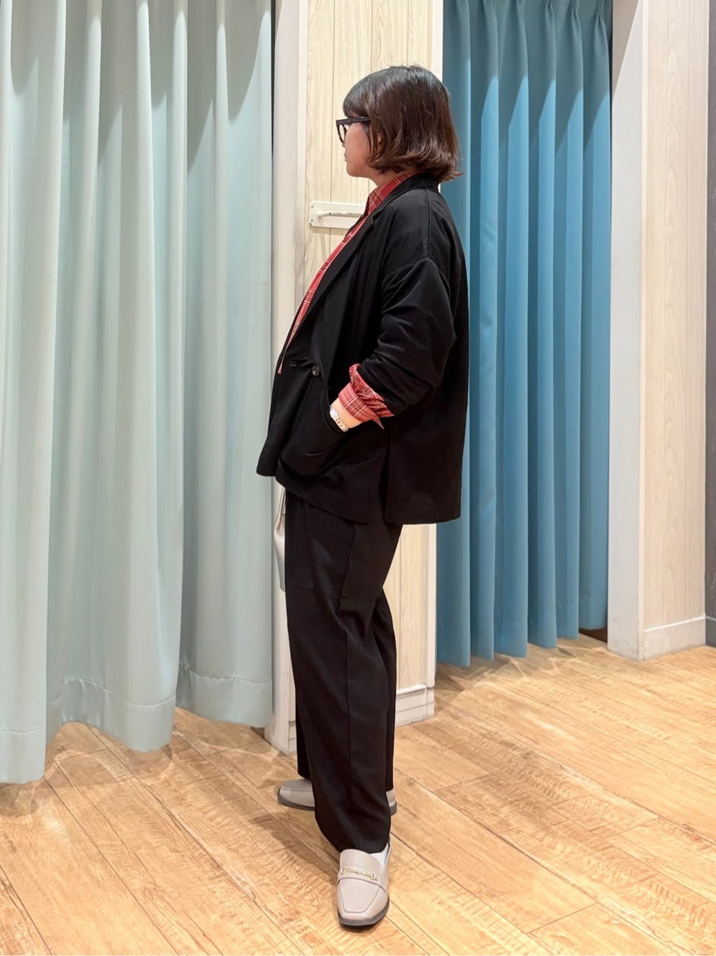 砂糖さんの「SHOO･LA･RUE｜【S-LL/ひんやり】さらっとしたタッチが心地よい ダブルブレストジャケット」を使ったコーディネート