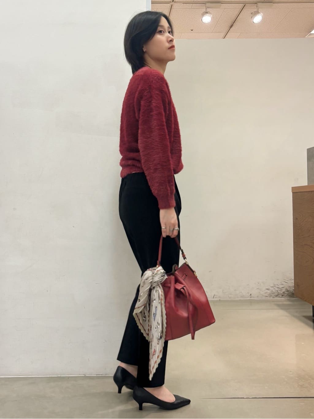 しばさんの「THE SHOP TK｜【華やかで柔らか】ふわふわフェザーニット/洗える・前後2WAY」を使ったコーディネート