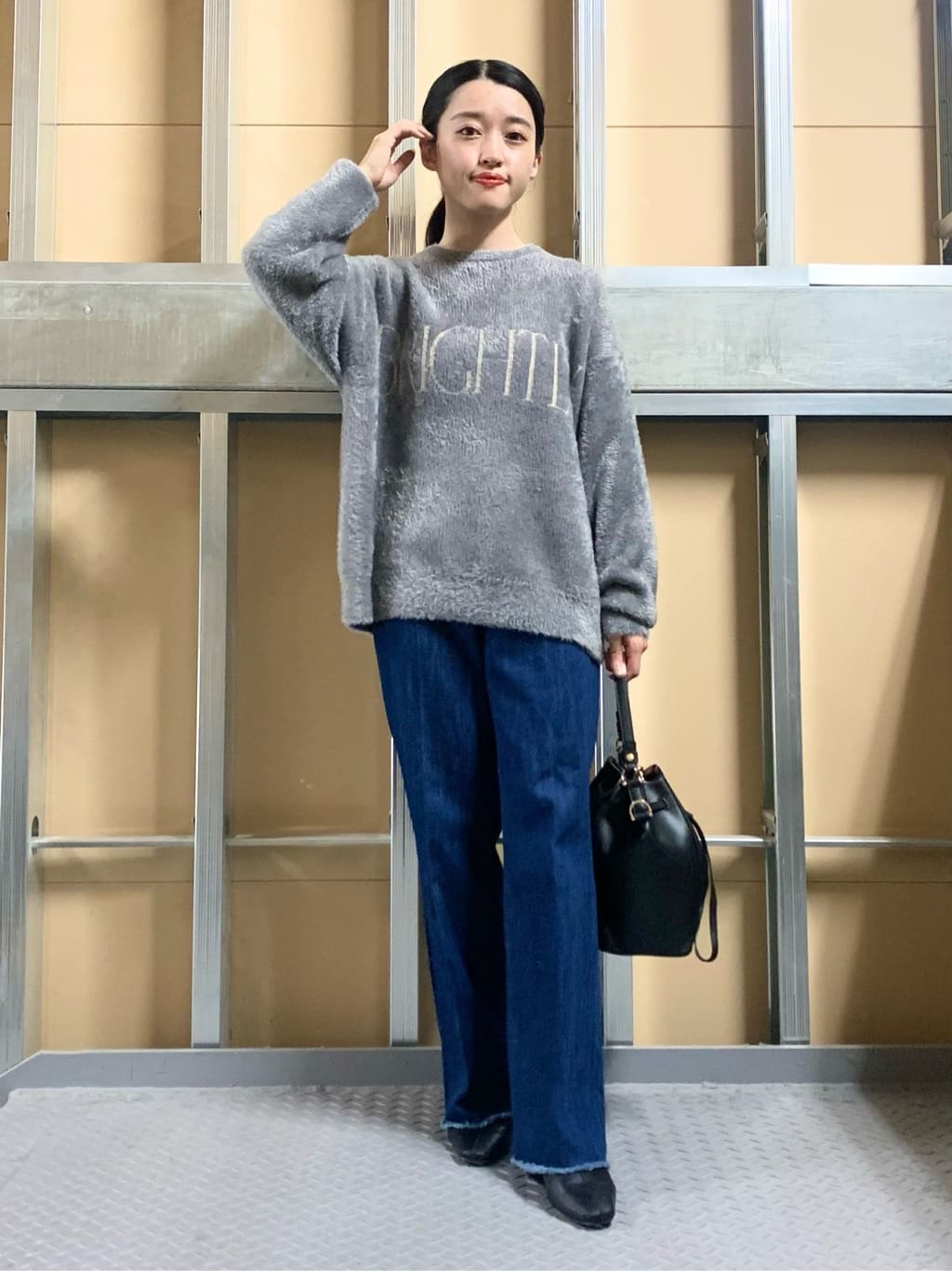 sahoさんの「THE SHOP TK｜ベルベットフェザー ロゴニットプルオーバー」を使ったコーディネート