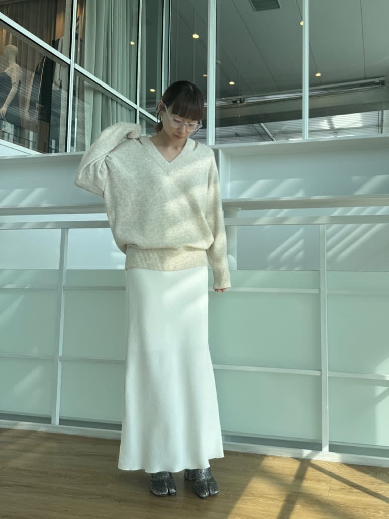 designer yukaさんの「CODE A｜M cloudy over V pullover」を使ったコーディネート