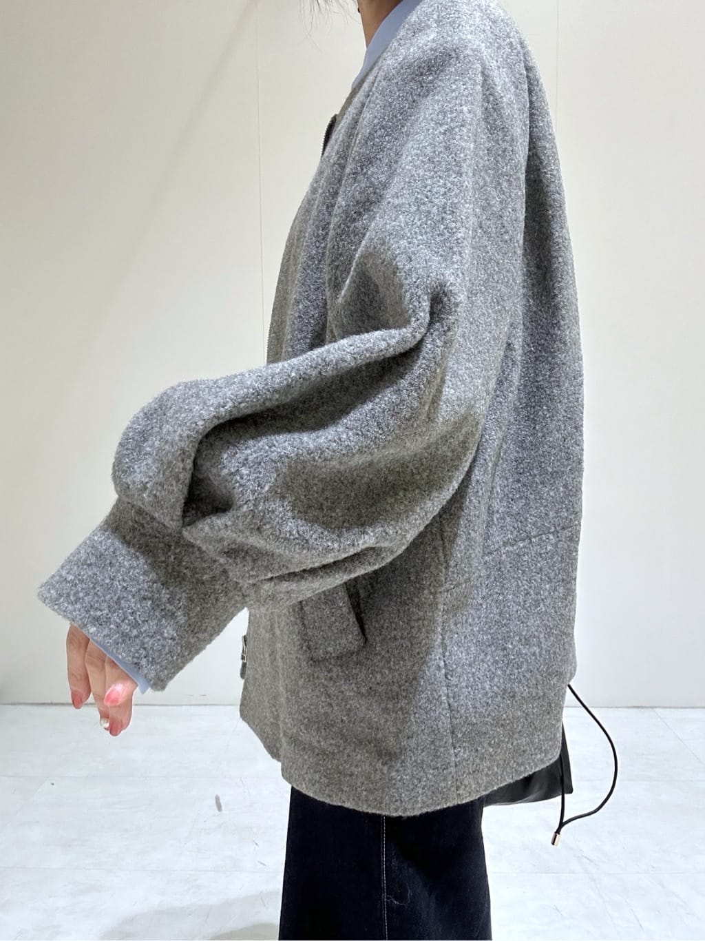 makiさんの「OPAQUE.CLIP｜ポケット刺繍レギュラーカラーシャツ【洗濯機OK】」を使ったコーディネート