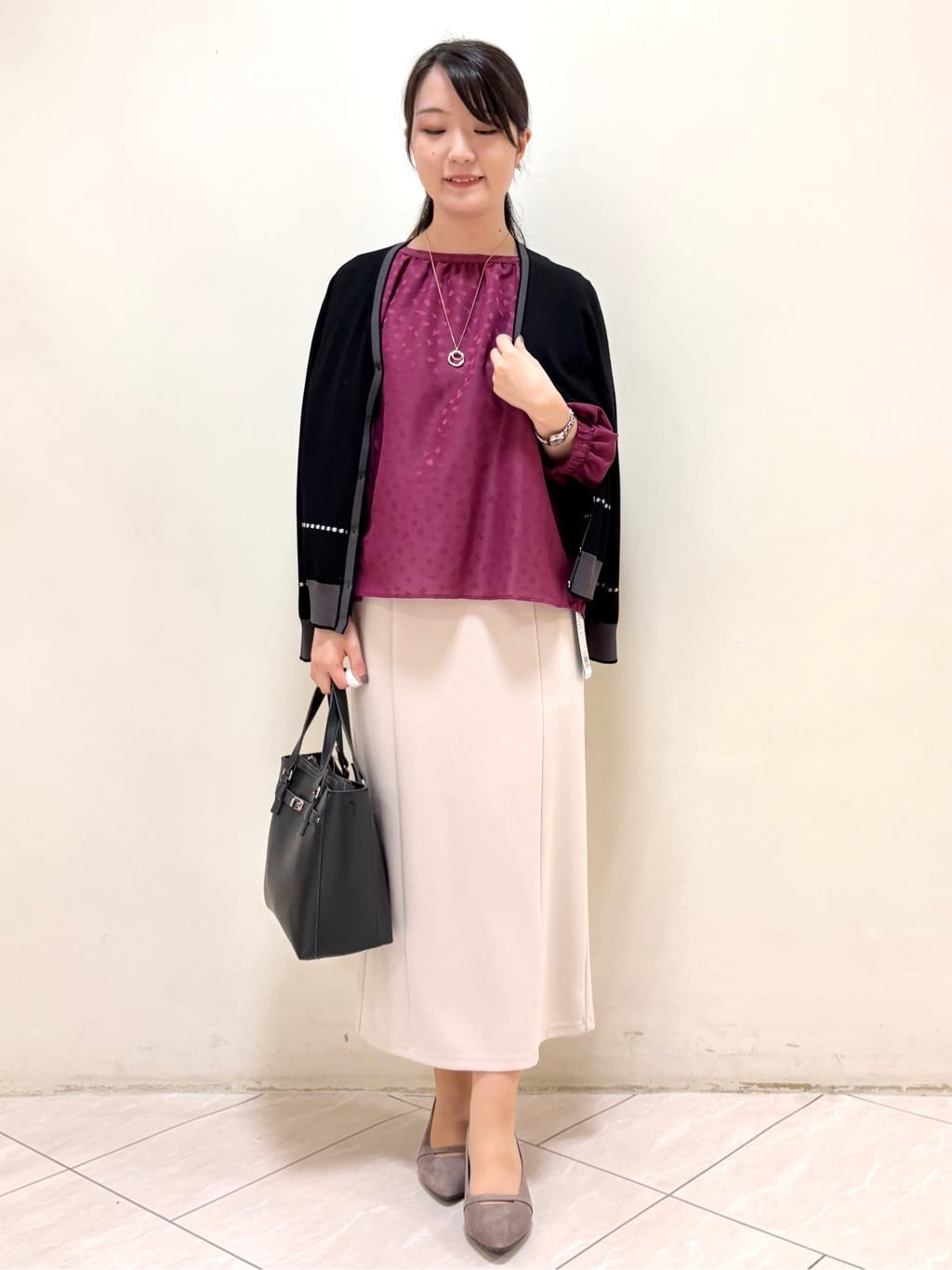 mikiさんの「Reflect｜【WEB先行カラーあり／手洗い可／アンサンブル可】バイカラーカーディガン」を使ったコーディネート