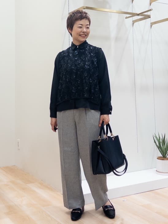 シュウコさんの「grove｜涼やか体型カバー　配色シアーニットプルオーバー」を使ったコーディネート