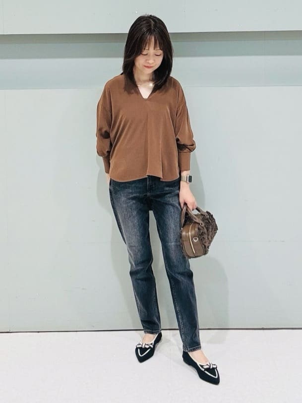 makiさんの「UNTITLED｜【セットアップ可/スキッパー/ゆったり】リラクパウダーシャツ」を使ったコーディネート