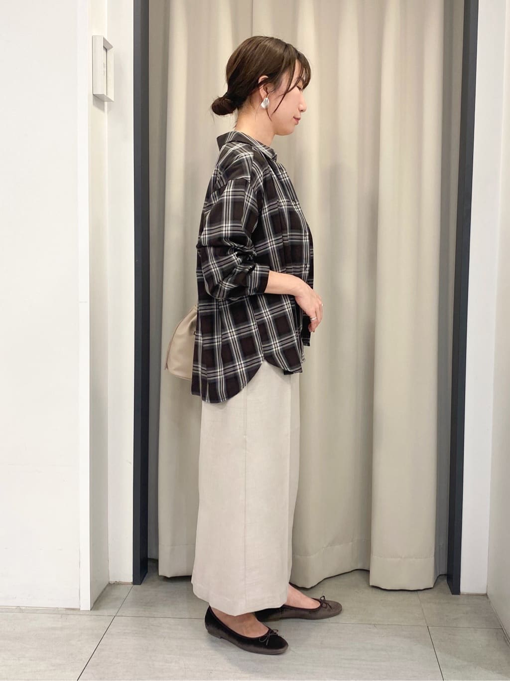 eguchiさんの「grove｜今の季節にちょうどいい　オンブレーチェックシャツ」を使ったコーディネート