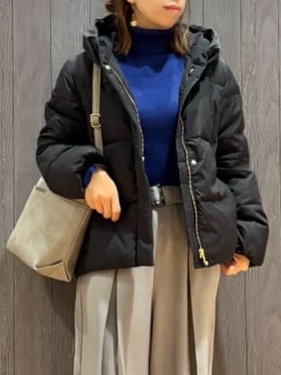 meiさんの「SHOO･LA･RUE｜【撥水/洗える】ショートフーディーダウン」を使ったコーディネート