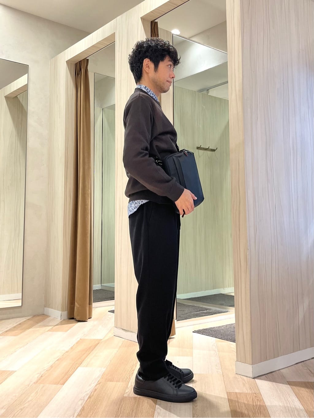 URAさんの「TAKEO KIKUCHI｜【Made in JAPAN】ビッグチェック＆スライドパズル柄 ニット」を使ったコーディネート