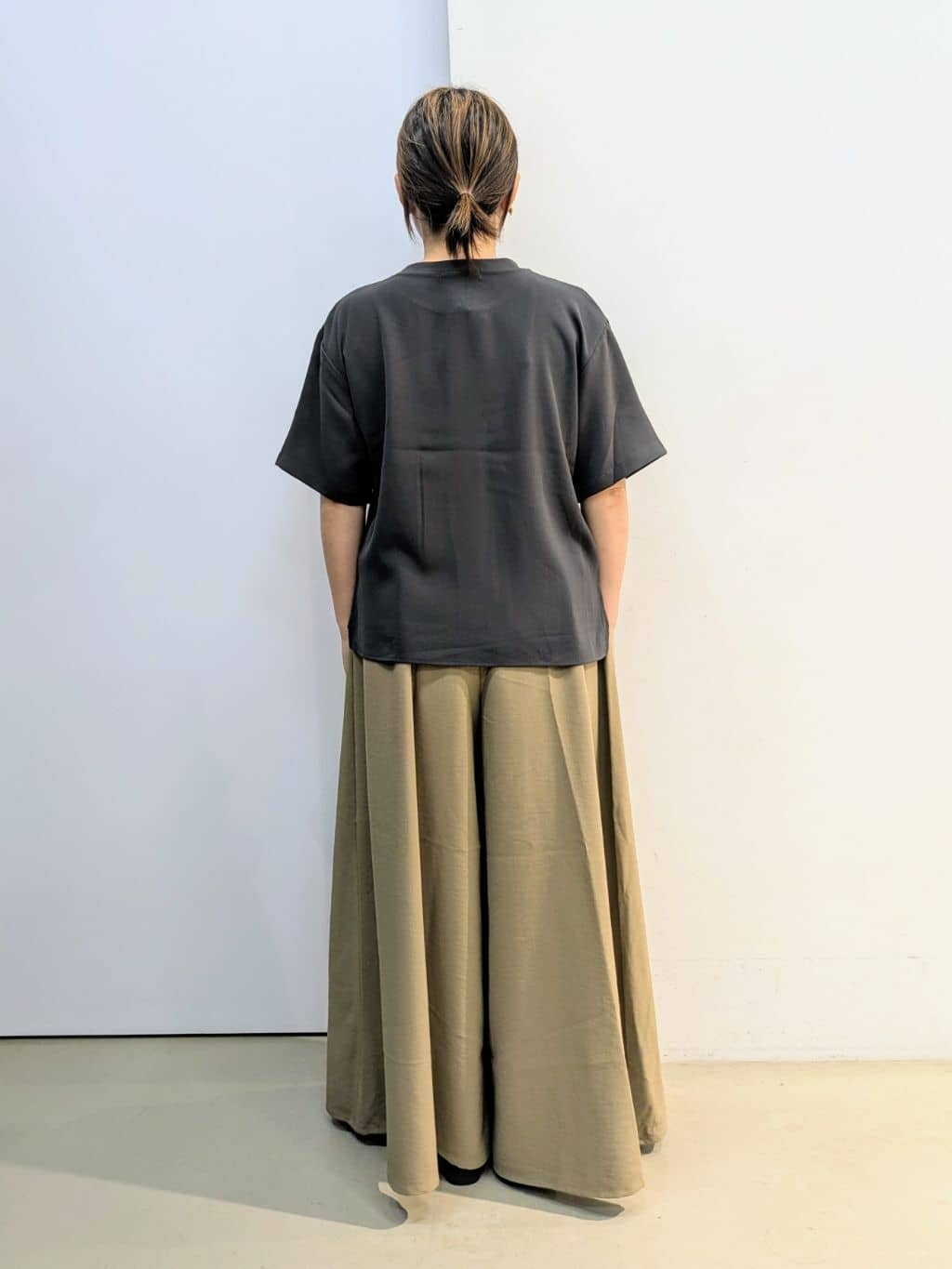 kotoさんの「THE SHOP TK｜アソートロゴTシャツ【接触冷感/防シワ/吸水速乾/UVケア/洗濯機OK】」を使ったコーディネート
