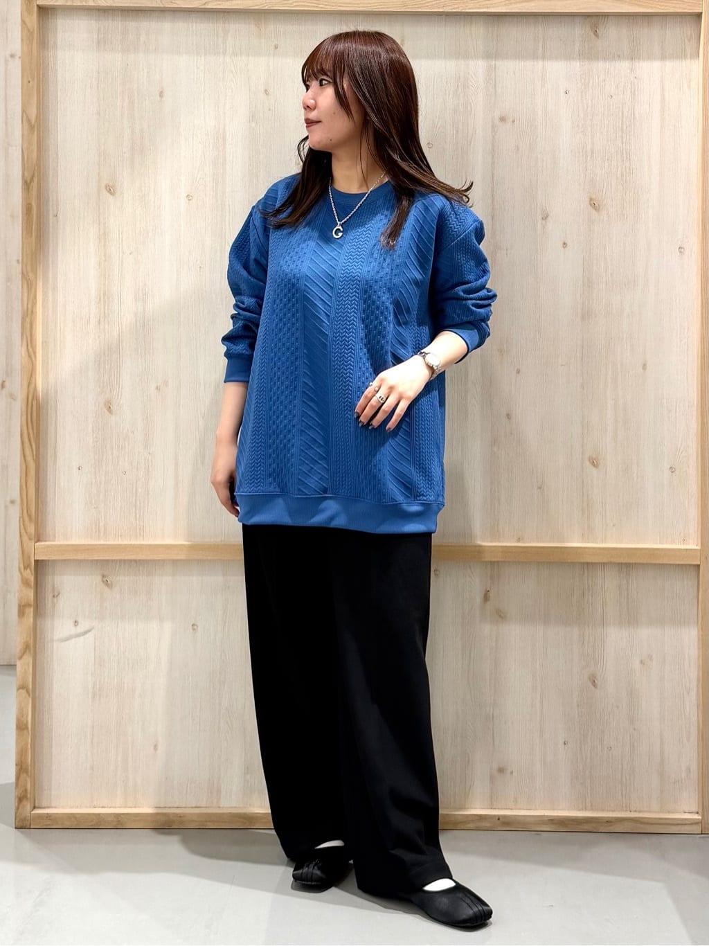 nanaさんの「THE SHOP TK｜【無地に飽きた方へ】ふくれジャカードスウェット　洗濯機OK/6色展開/ユニセックスでおすすめ！」を使ったコーディネート