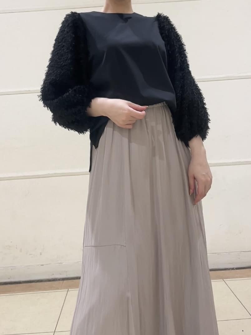 watanabeさんの「UNTITLED｜【丸首/Tシャツ風/短丈】シャギースリーブ ポンチカットソー」を使ったコーディネート