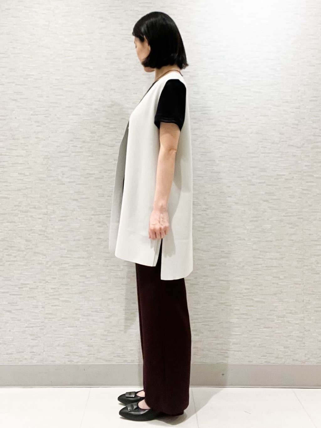 marikoさんの「Reflect｜ドライタッチニットベスト」を使ったコーディネート