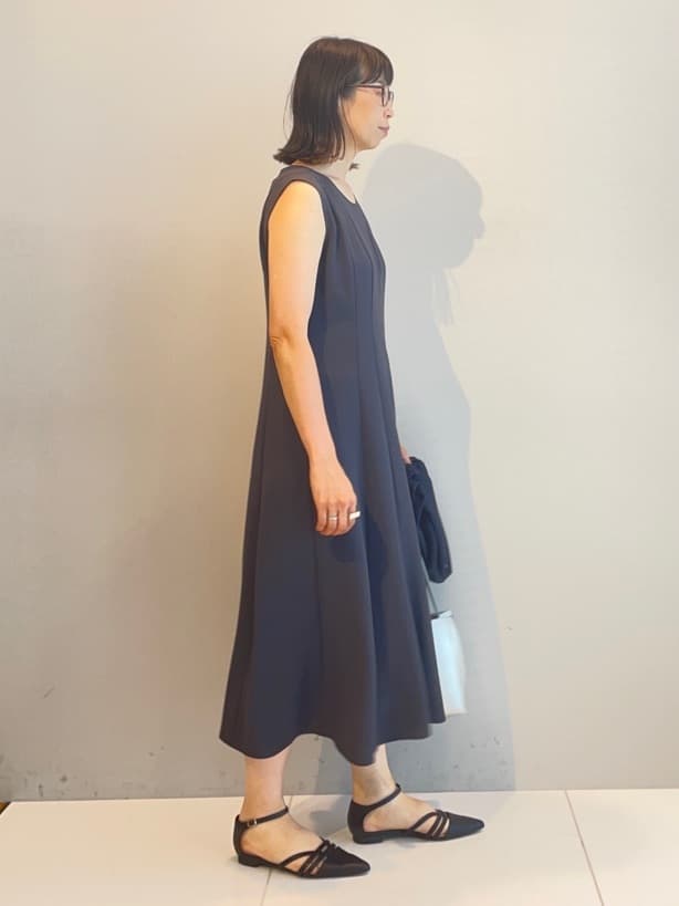 murayamaさんの「INDIVI｜【美シルエット】ノースリーブワンピース」を使ったコーディネート