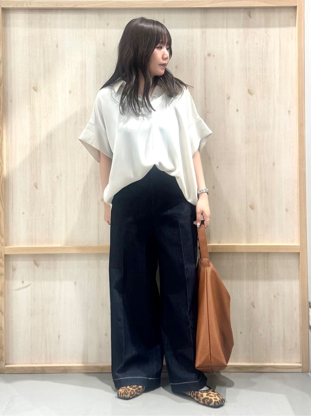 nanaさんの「THE SHOP TK｜【インしなくても決まる】スキッパーシャツ/接触冷感/防シワ/速乾」を使ったコーディネート