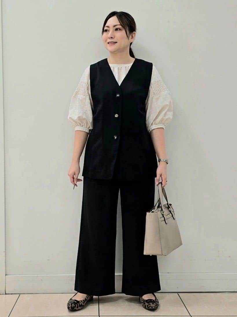 fkeさんの「Reflect｜【ウエスト総ゴム／セットアップ／単品使いOK◎】ベスト＋ストレートパンツセット」を使ったコーディネート