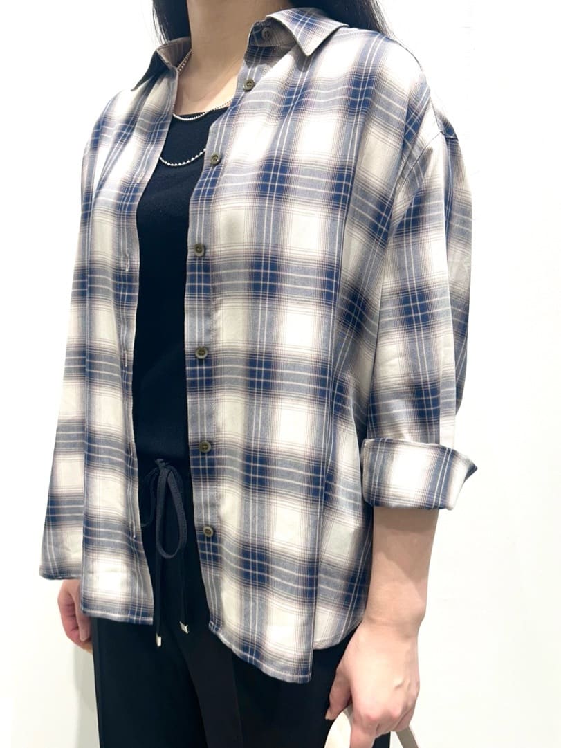 seinaさんの「grove｜今の季節にちょうどいい　オンブレーチェックシャツ」を使ったコーディネート