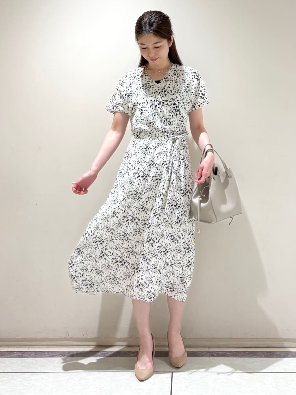 sakiさんの「COUP DE CHANCE｜【手洗い可/軽量】シンプルラメ混カーディガン」を使ったコーディネート