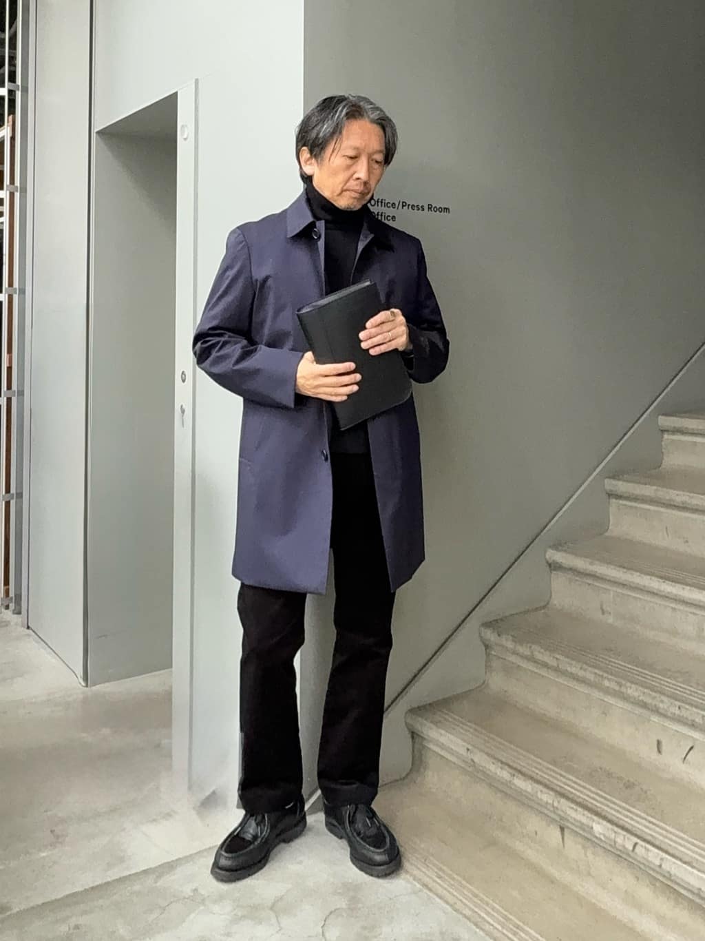 デザイナーTAKEman さんの「TAKEO KIKUCHI｜サイドゴアストレッチコーデュロイパンツ」を使ったコーディネート