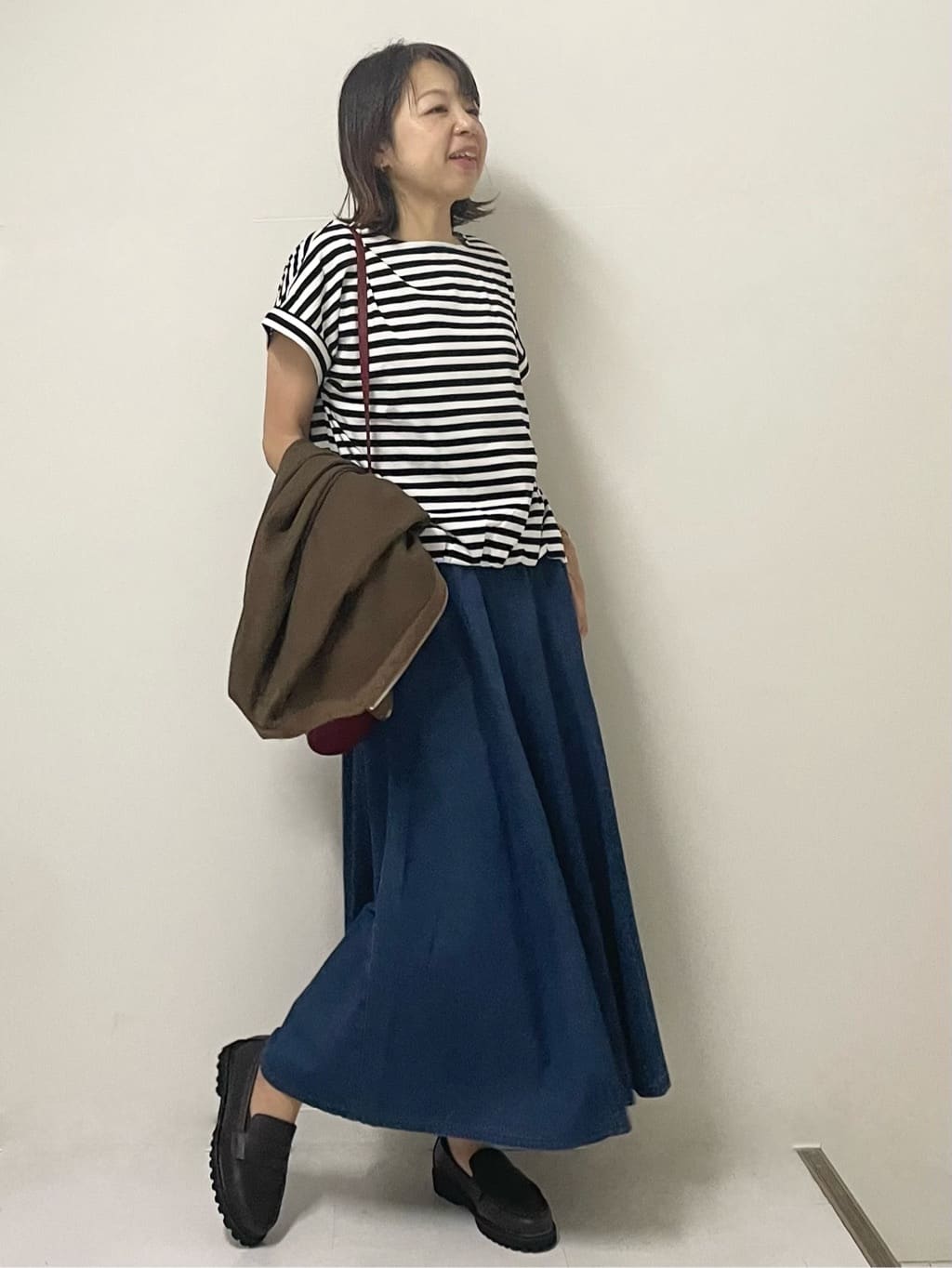 ISOさんの「Dessin｜【二の腕カバー／UVカット】ロールアップスリーブ裾ギャザーカットソー」を使ったコーディネート
