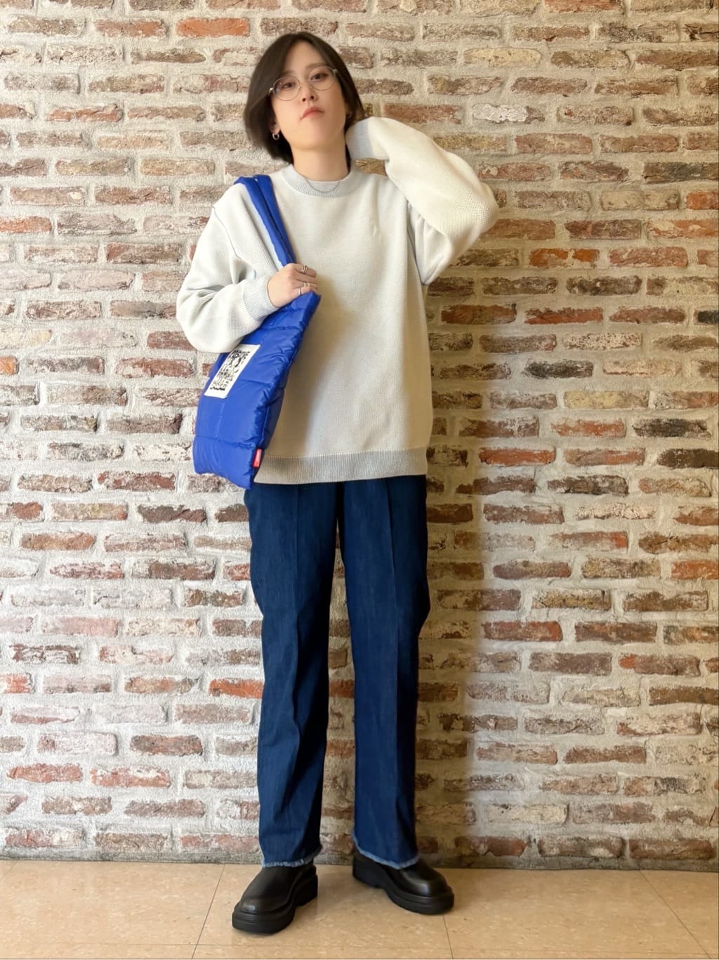 しばさんの「THE SHOP TK｜【大人の上品カジュアルを叶える】ハグするニット 洗濯機OK／6色展開」を使ったコーディネート