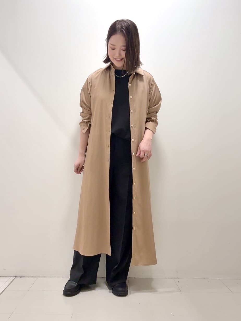 YUIさんの「UNTITLED｜【前開きボタン/ベルト付/羽織シャツ/】2WAYトレンチ風ワンピース」を使ったコーディネート