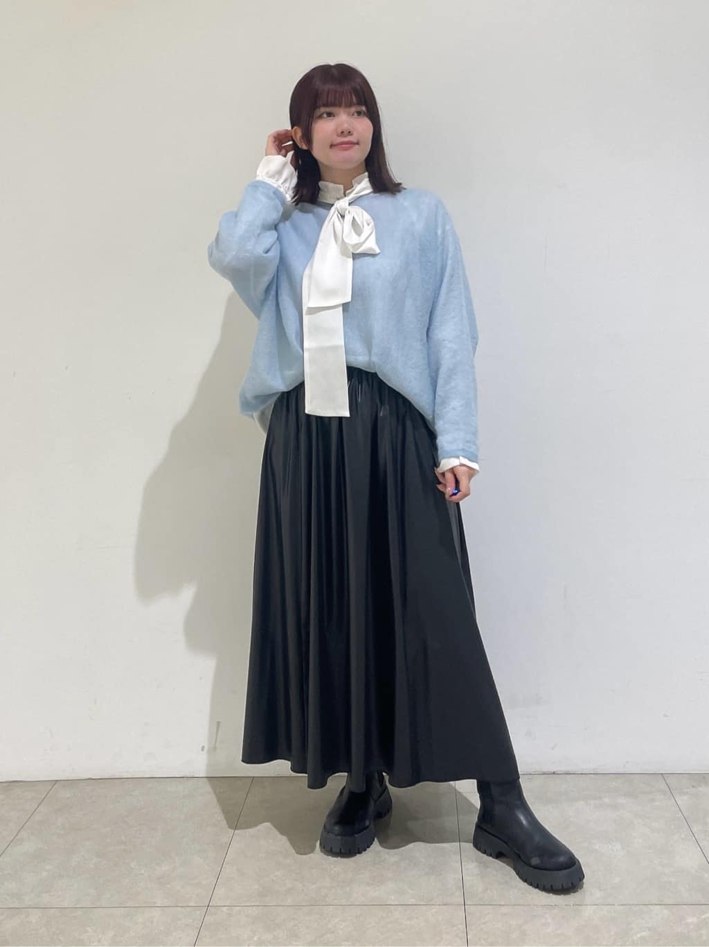 emikaさんの「INDIVI｜【キッドモヘヤ素材】ラウンドヘムニット」を使ったコーディネート