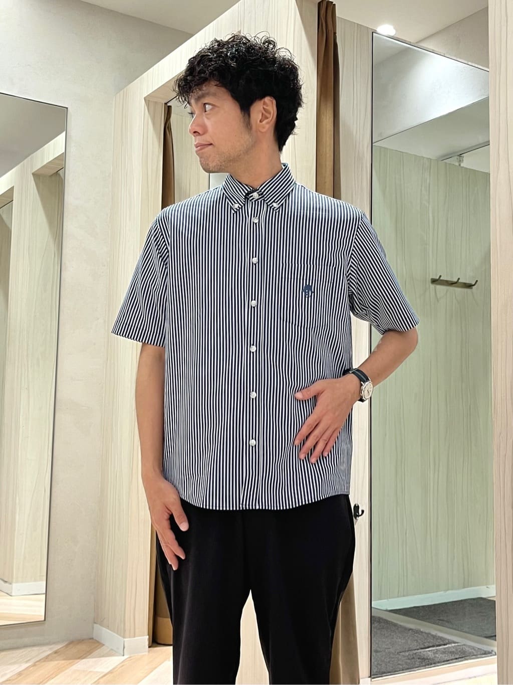 URAさんの「TAKEO KIKUCHI｜【3Dナイロンストレッチ】スリムイージーパンツ」を使ったコーディネート