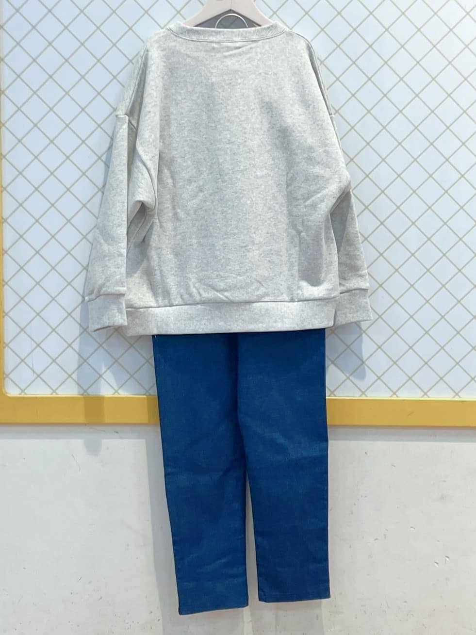 蒼さんの「SHOO･LA･RUE｜【100-150cm/リンク】アソートプリントスウェット」を使ったコーディネート