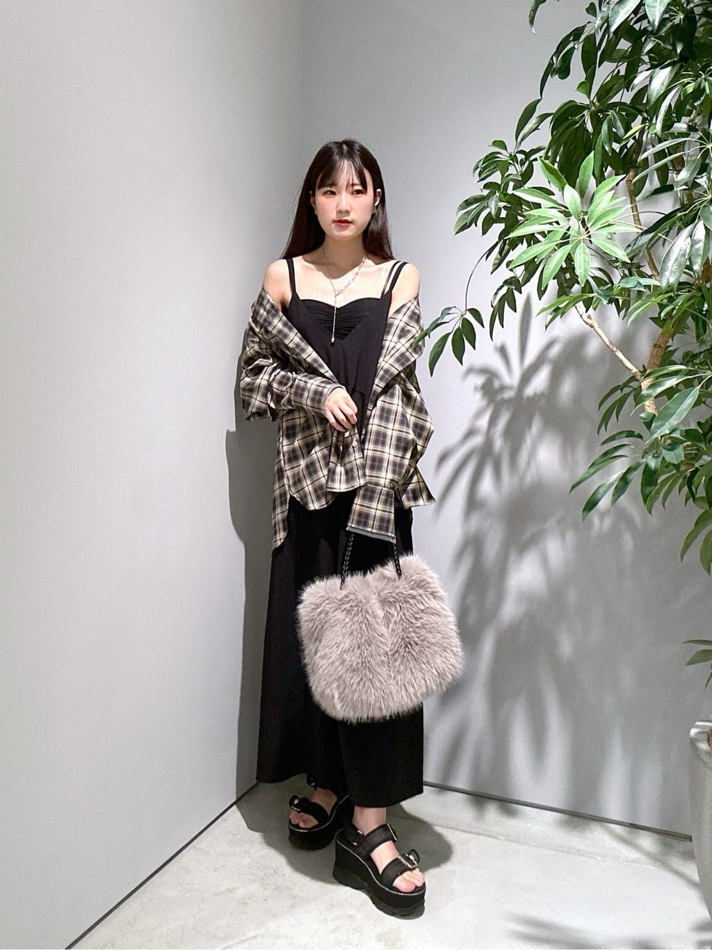 Renoさんの「INDIVI｜オンブレチェックシャツ」を使ったコーディネート