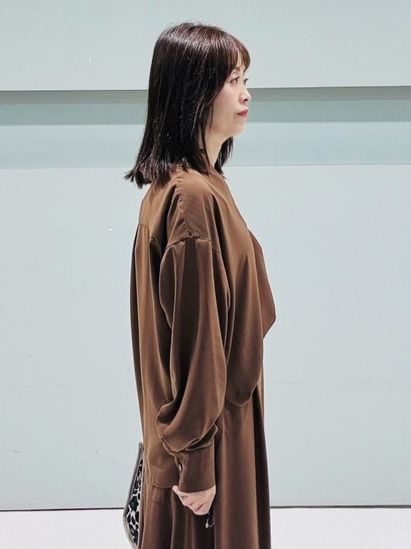 makiさんの「UNTITLED｜【セットアップ可/スキッパー/ゆったり】リラクパウダーシャツ」を使ったコーディネート