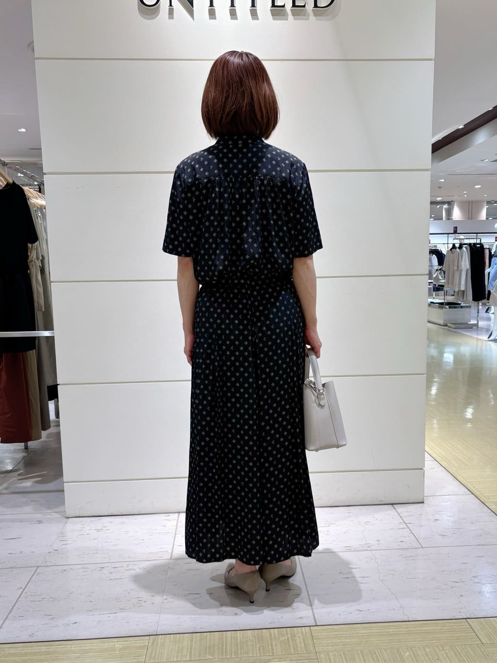 Satoさんの「UNTITLED｜【セットアップ可/リラクシー/通勤】スクエアジオメ柄ブラウス」を使ったコーディネート