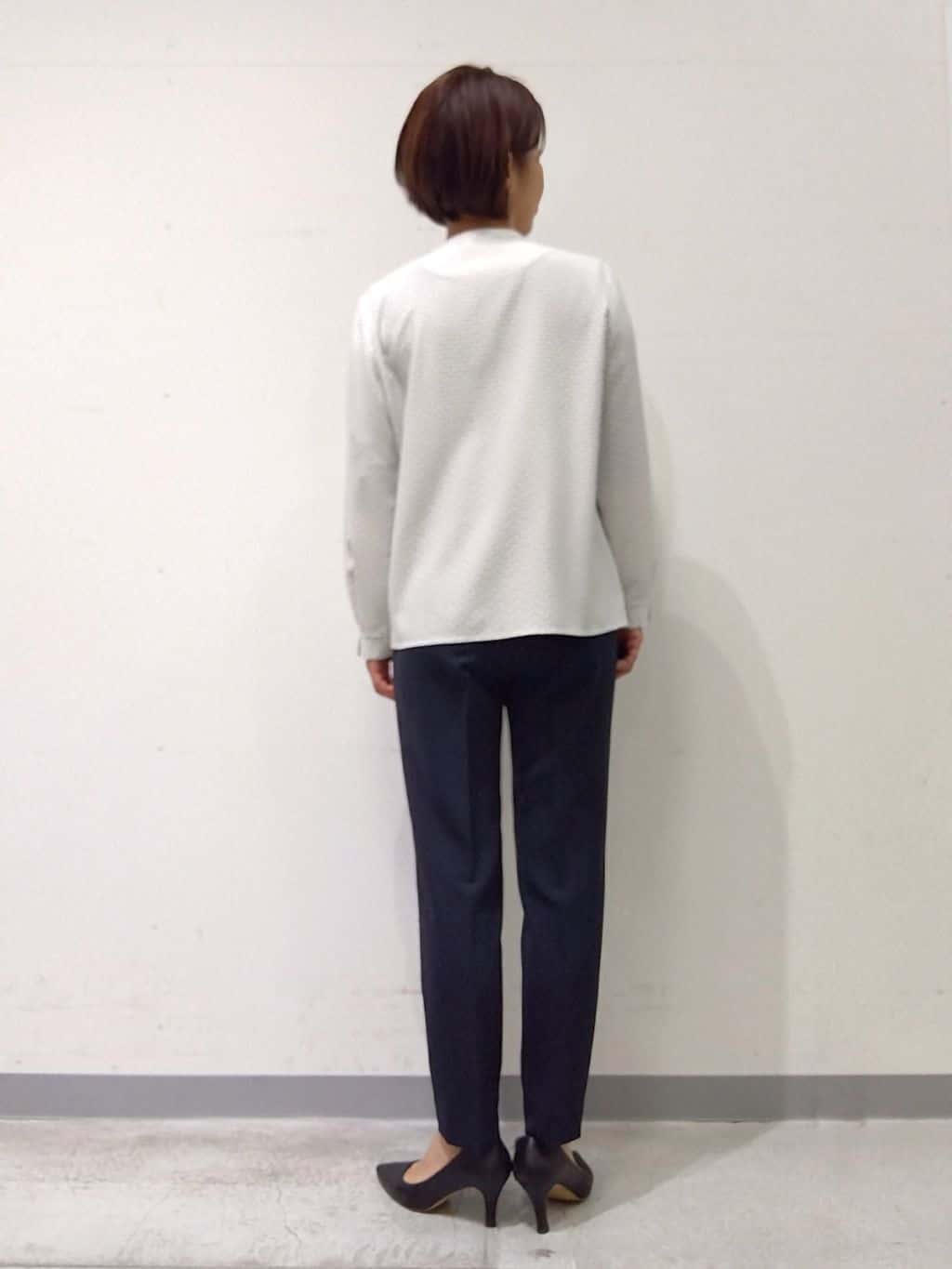 Kさんの「INDIVI｜【定番スーツ／UVケア／洗える】ウール調ノーカラージャケット」を使ったコーディネート
