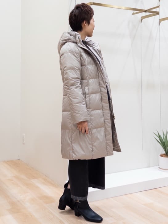 シュウコさんの「grove｜【名品アウター/800FP・多機能】つつまれダウンロング」を使ったコーディネート