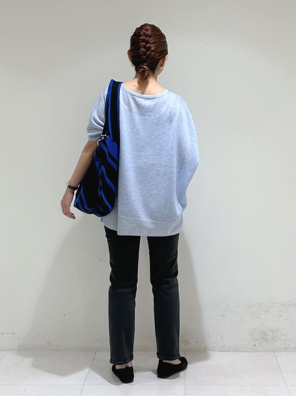 tsuyuさんの「INDIVI｜【体型カバー／清涼感】シアーオーバーシャツ」を使ったコーディネート