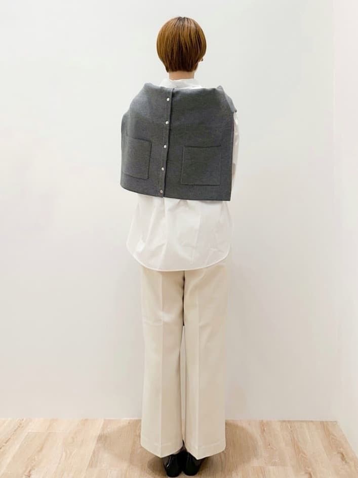 yurieさんの「OPAQUE.CLIP｜ポケット刺繍レギュラーカラーシャツ【洗濯機OK】」を使ったコーディネート
