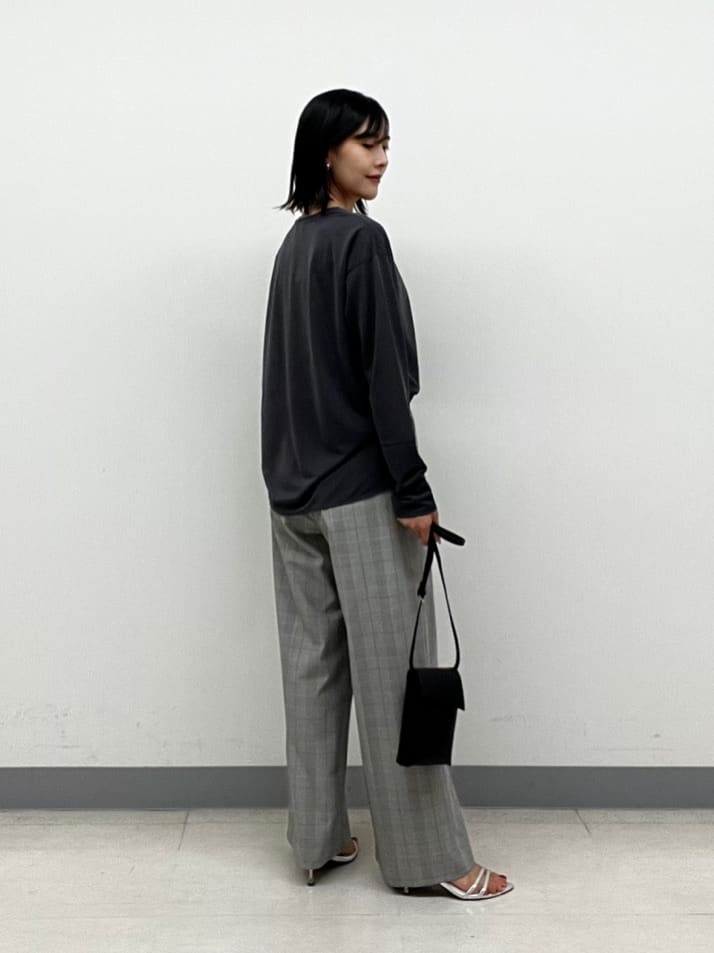 hinanoさんの「INDIVI｜ストレッチシアーロングTシャツ」を使ったコーディネート
