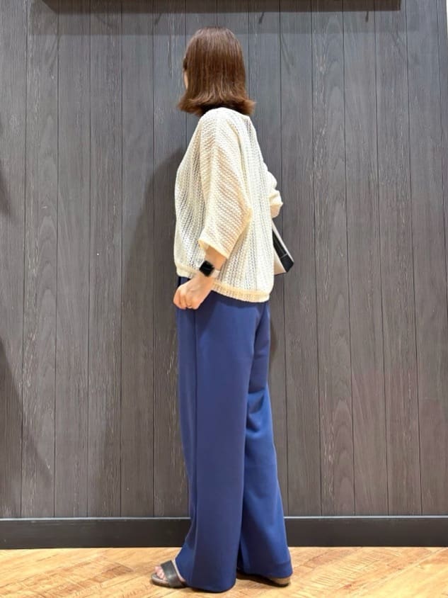 meiさんの「SHOO･LA･RUE｜【洗える/S-LL】季節の変わり目に 透かし柄が涼やか ジップブルゾン」を使ったコーディネート