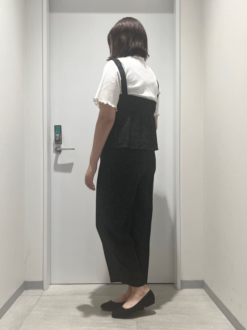 アリサさんの「grove｜【2点SET/体型カバー】夏から秋まで着まわせる！プリーツビスチェセットアップ」を使ったコーディネート