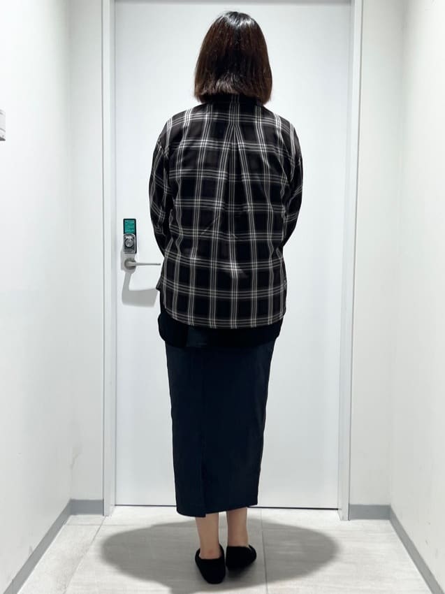 アリサさんの「grove｜後ろ姿で魅せる　バックドロストシャーリングTシャツ」を使ったコーディネート