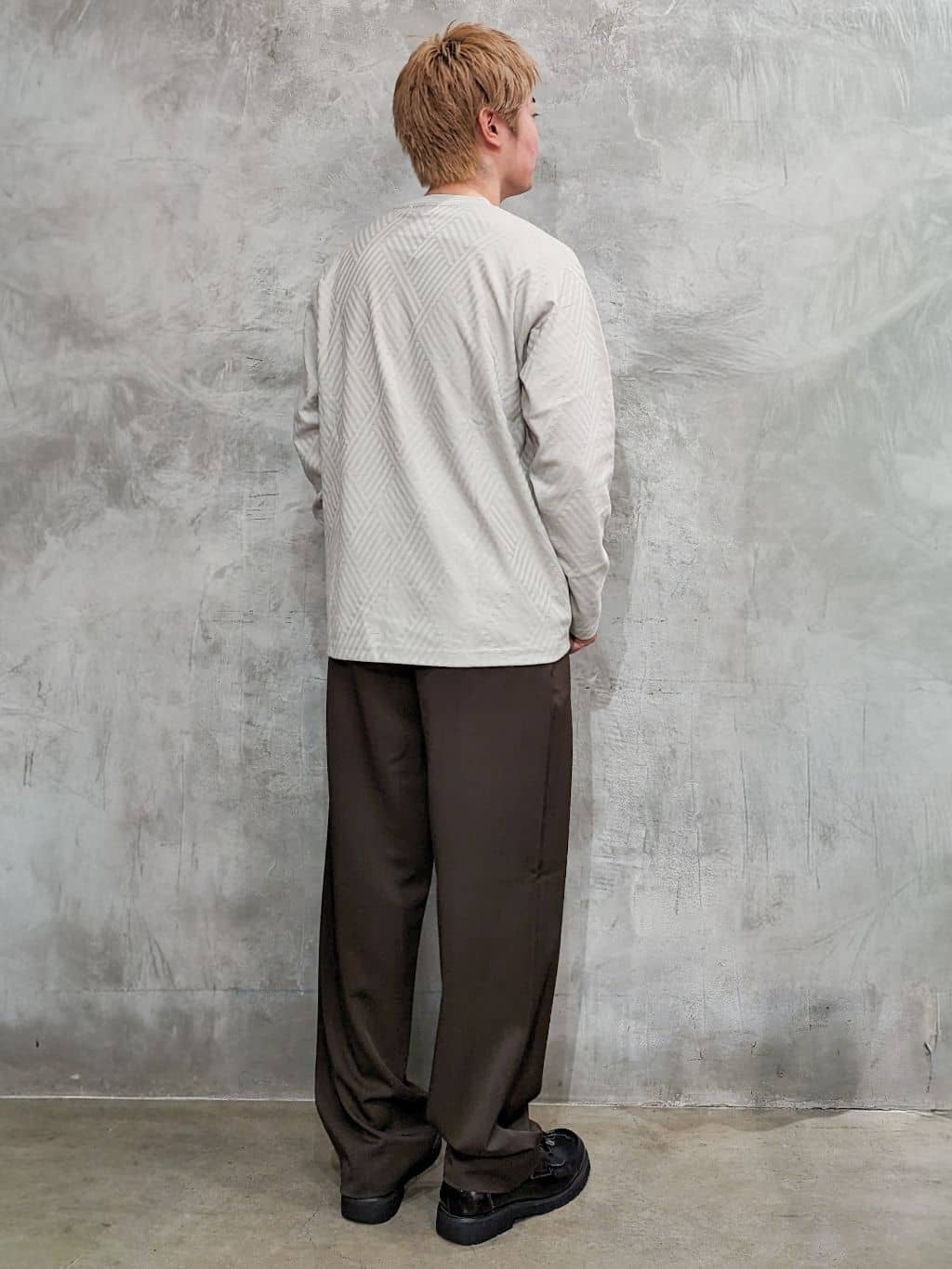 daiさんの「THE SHOP TK｜リンクスジャカード長袖Tシャツ【サスティナブル素材使用/洗濯機OK】」を使ったコーディネート