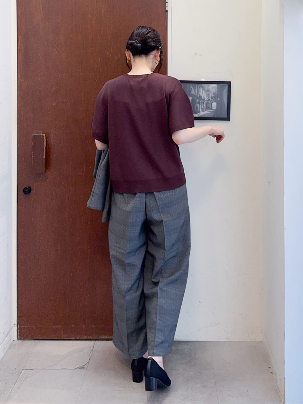 𝐇𝐢𝐫𝐨𝐦𝐢さんの「SHOO･LA･RUE｜【S-LL/セットアップ可/洗濯後しわになりにくい】ダブルベスト」を使ったコーディネート