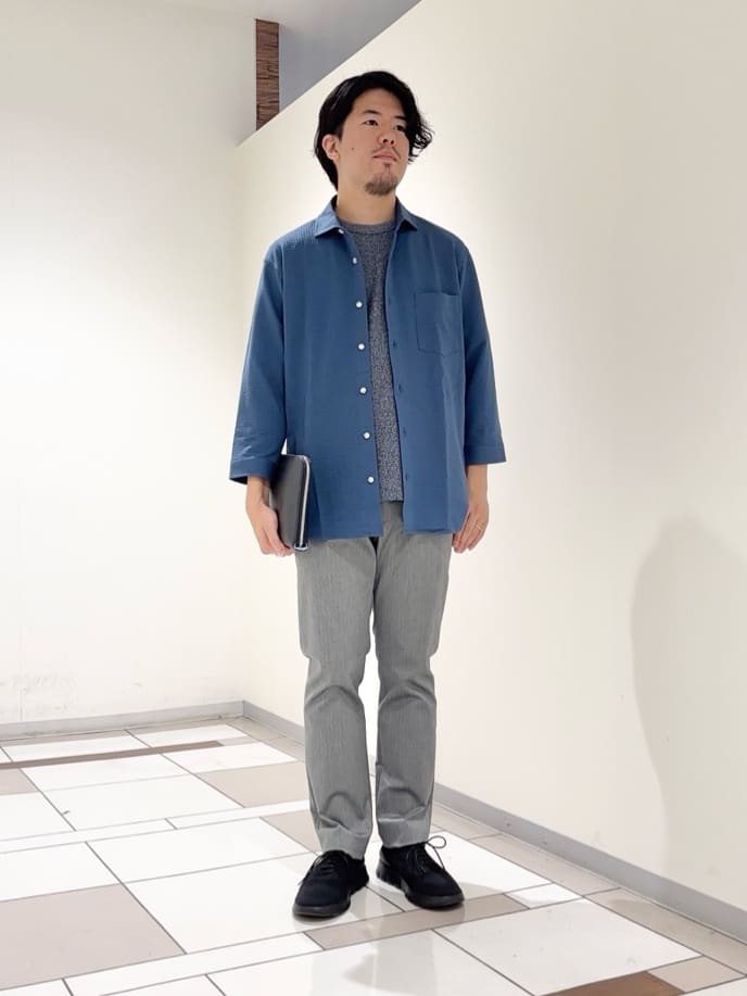 及川さんの「TAKEO KIKUCHI｜【全7サイズ&times;8色展開！】トップマルチヘリンボン パンツ」を使ったコーディネート