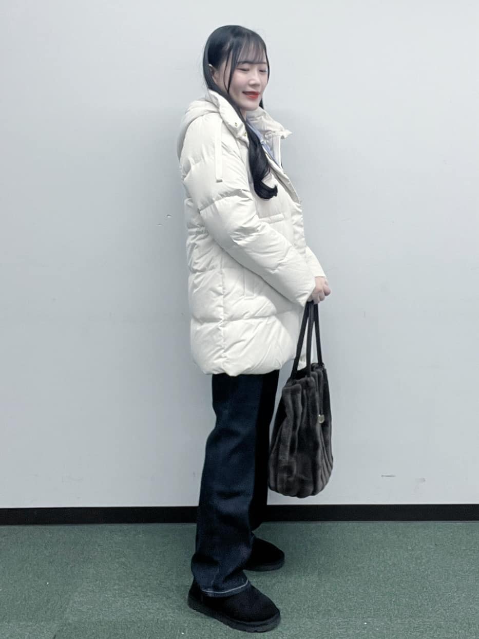 Hitomiさんの「index｜KAWADAダウンドロストミドルコート【撥水／洗濯機OK／2WAY／静電気防止裏地】《XS～3L》」を使ったコーディネート