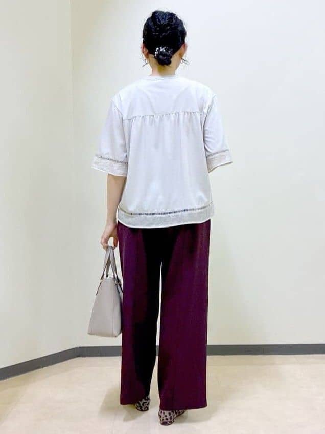  beni_gingerさんの「Reflect｜【E‐QUALITY／体型カバー】シアー&times;レースデザインプルオーバー」を使ったコーディネート