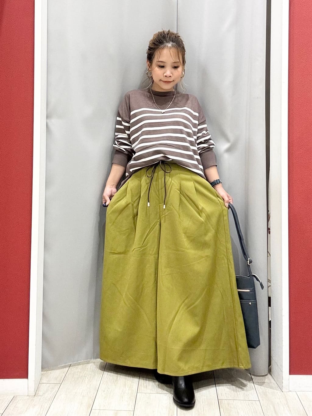 shioさんの「SHOO･LA･RUE｜【S-LL/2点セット】脚のラインを拾いにくい ベルト付きタックスカーチョパンツ」を使ったコーディネート