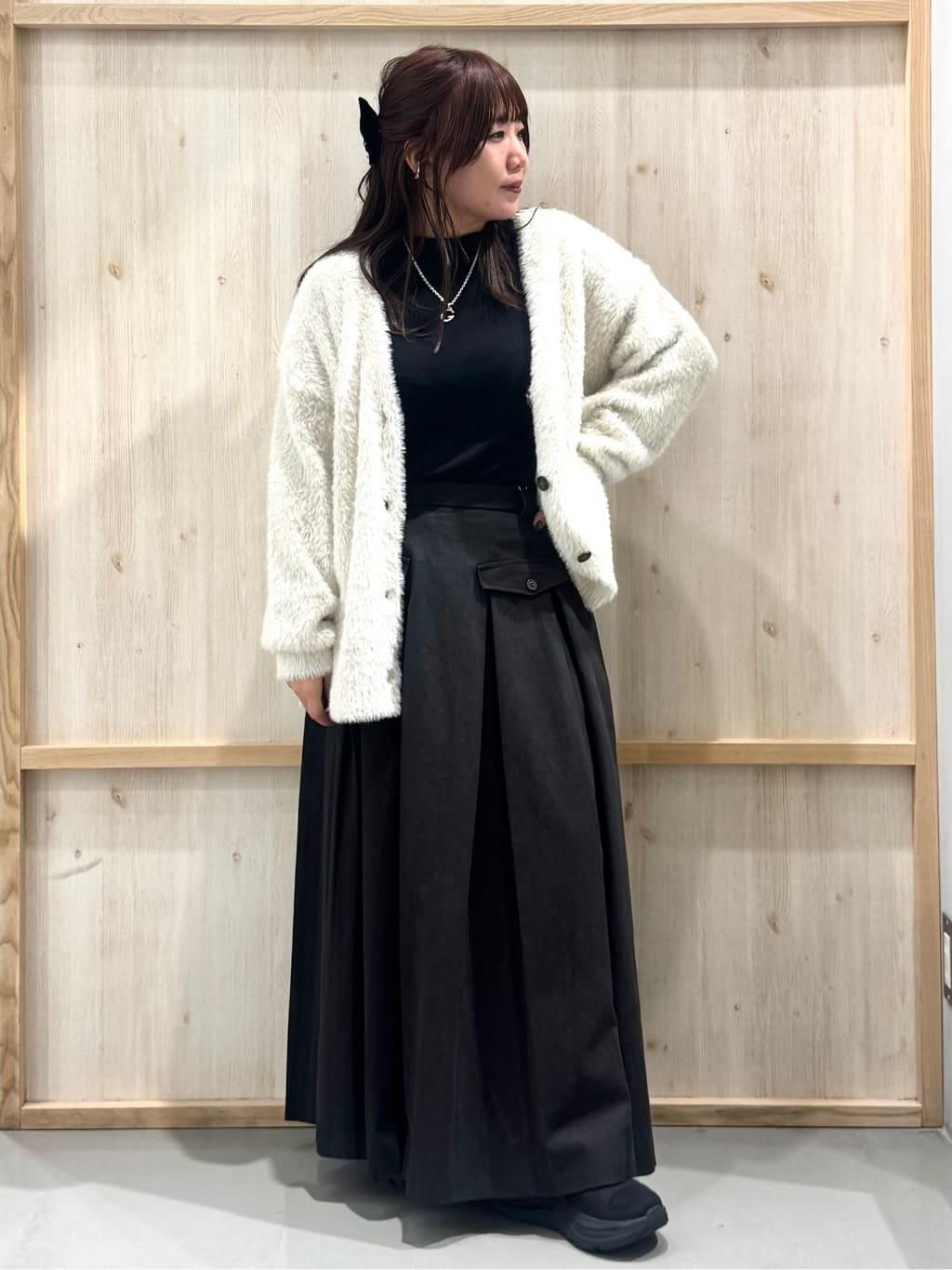nanaさんの「THE SHOP TK｜【ふわふわあったか】フェザーカーディガン」を使ったコーディネート