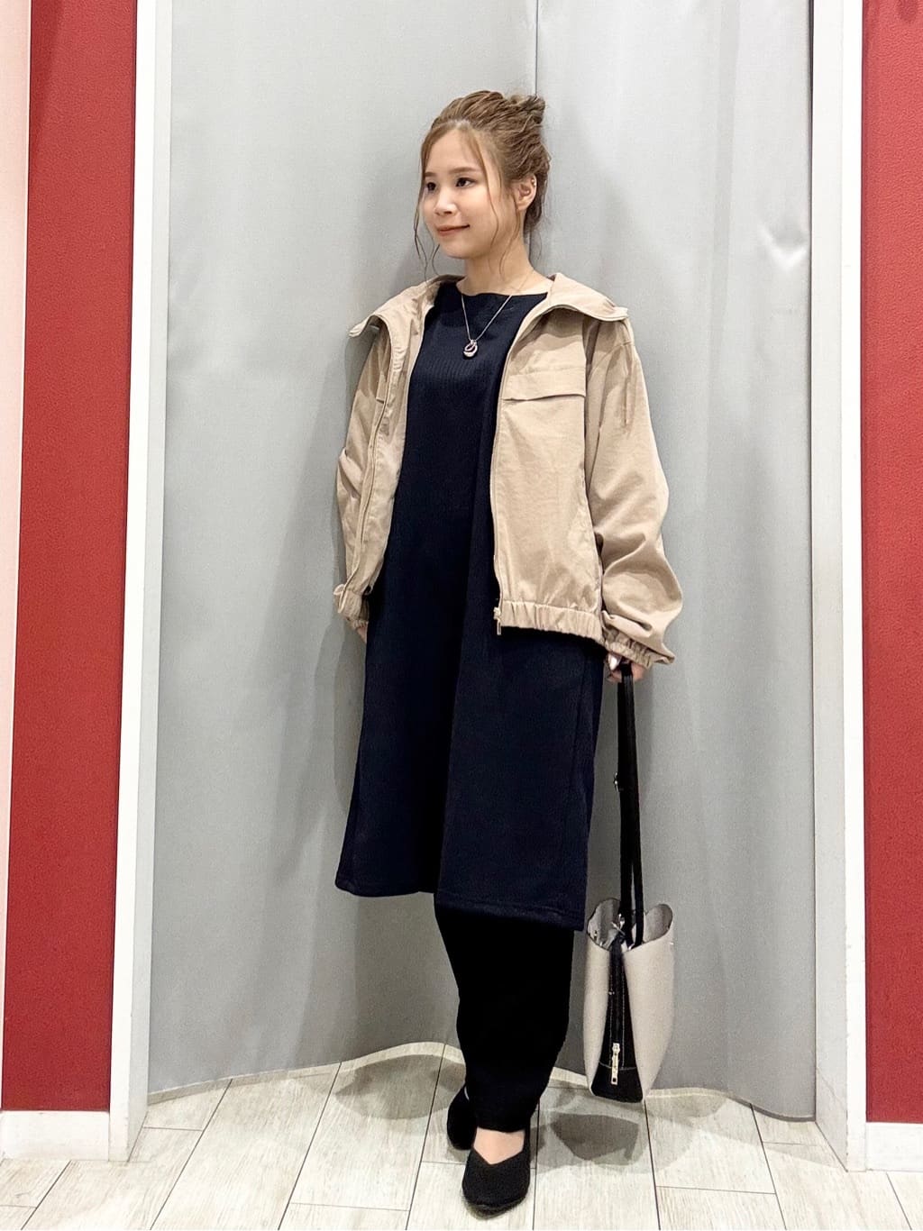 shioさんの「SHOO･LA･RUE｜【洗える/S-LL/美脚シルエット】ハイパーストレッチ テーパードパンツ」を使ったコーディネート