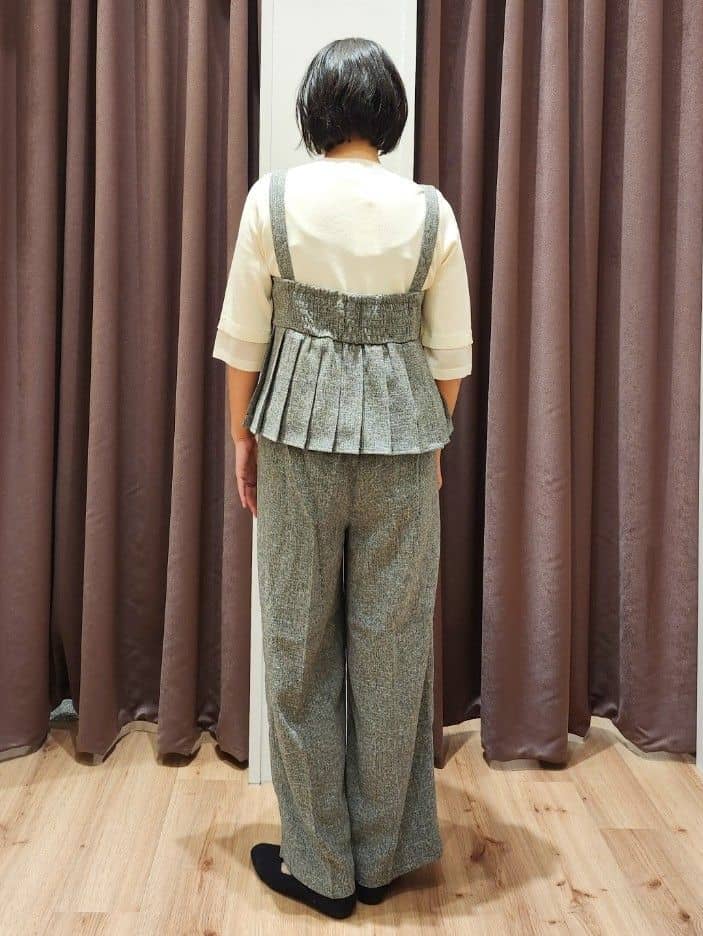 さくさんの「grove｜【2点SET/体型カバー】夏から秋まで着まわせる！プリーツビスチェセットアップ」を使ったコーディネート