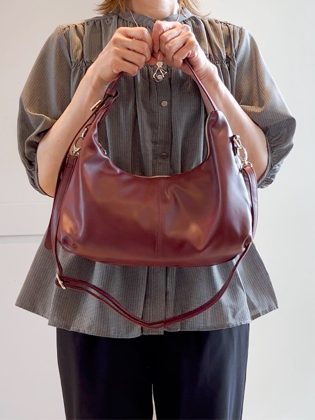 yamakoさんの「grove｜【二の腕/体型カバー】メリハリシルエットが叶うシャーリングブラウス」を使ったコーディネート