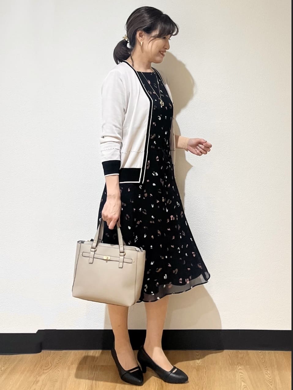 ayaさんの「Reflect｜【WEB先行カラーあり／手洗い可／アンサンブル可】バイカラーカーディガン」を使ったコーディネート