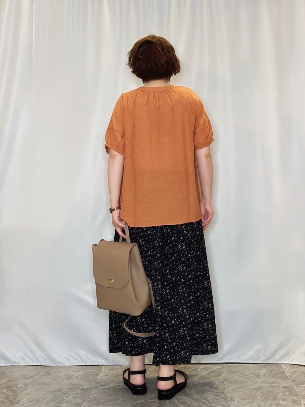 たみさんの「SHOO･LA･RUE｜【S-LL/裏地ひんやり】スカート見えで上品に マットサテンスカーチョ」を使ったコーディネート